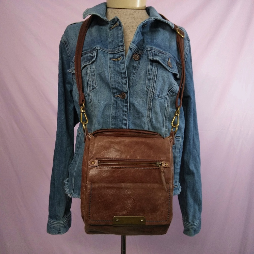 The sak Crossbody Leather Messenger Bag